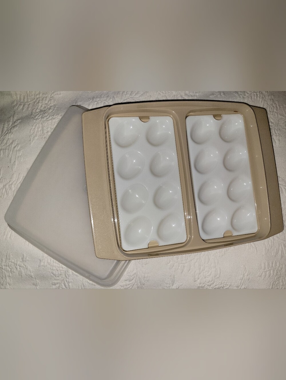 Vintage Tupperware Deviled Egg Keeper Carrier Tray Tan #723 4pc Set Retro Y2K